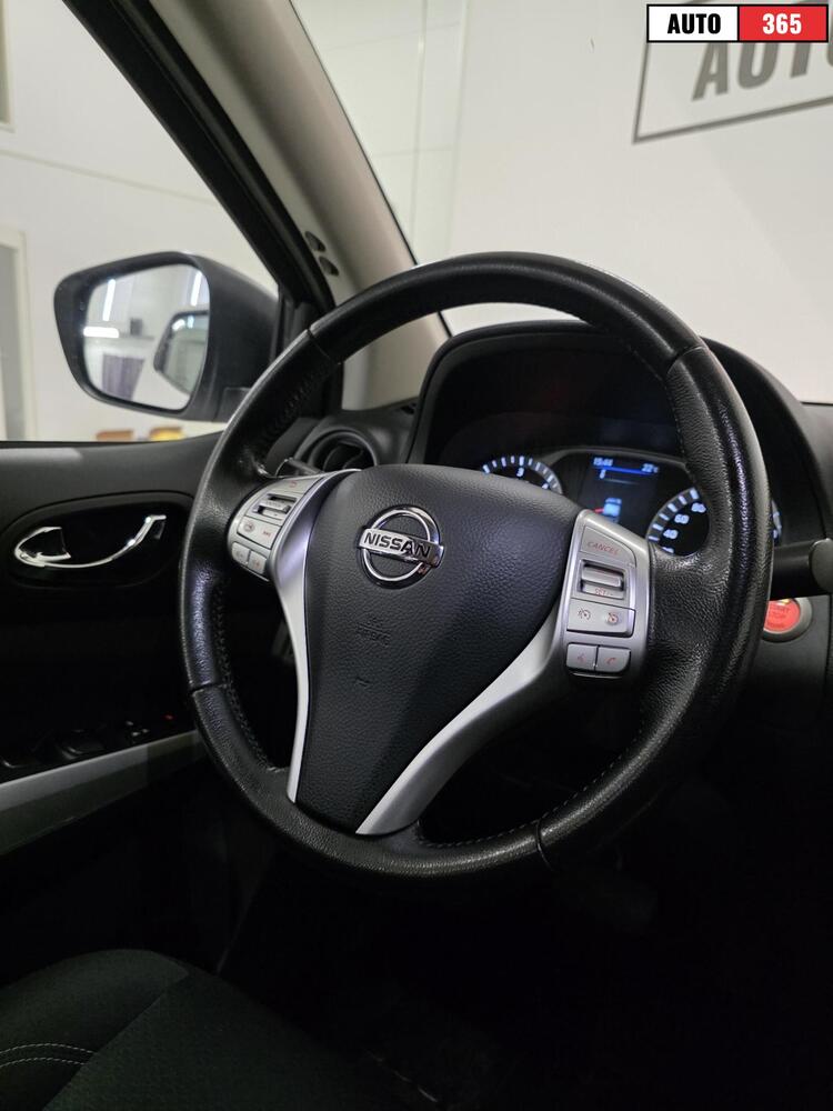 Nissan Navara vaihtoauto