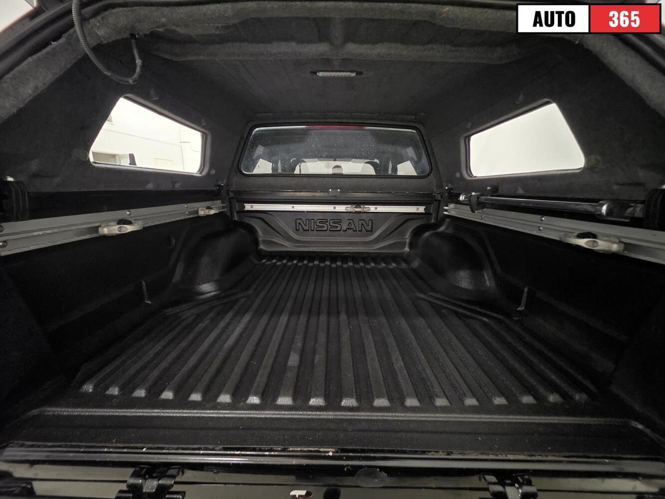 Nissan Navara vaihtoauto