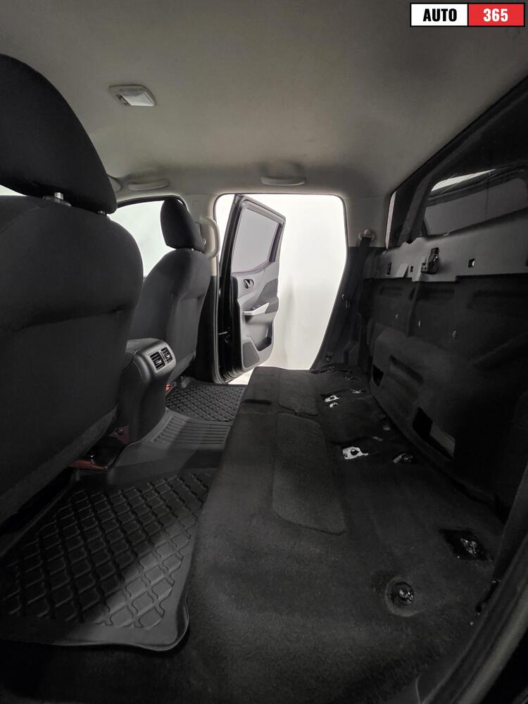 Nissan Navara vaihtoauto