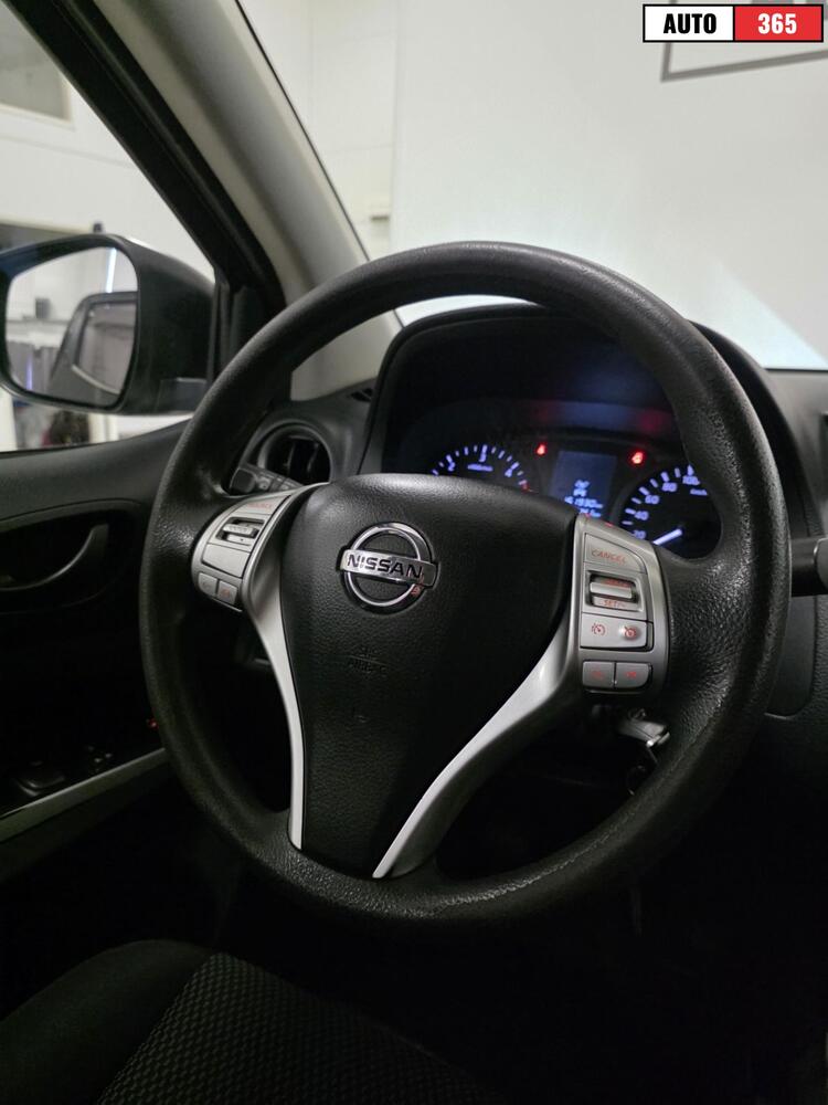 Nissan Navara vaihtoauto