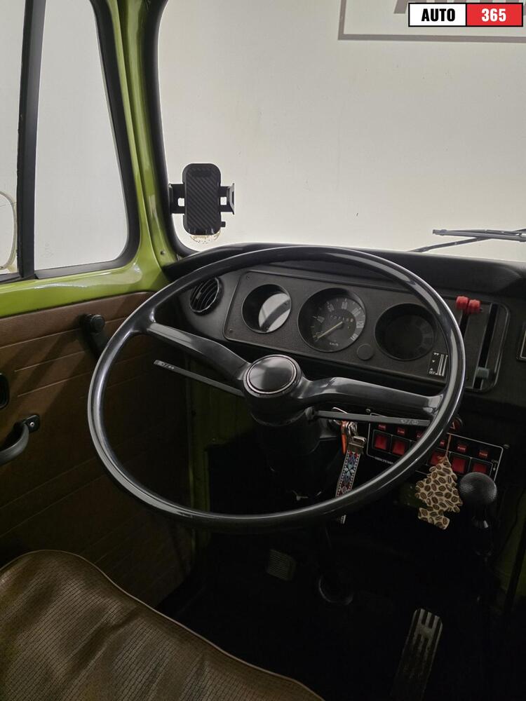 Volkswagen Kleinbus vaihtoauto