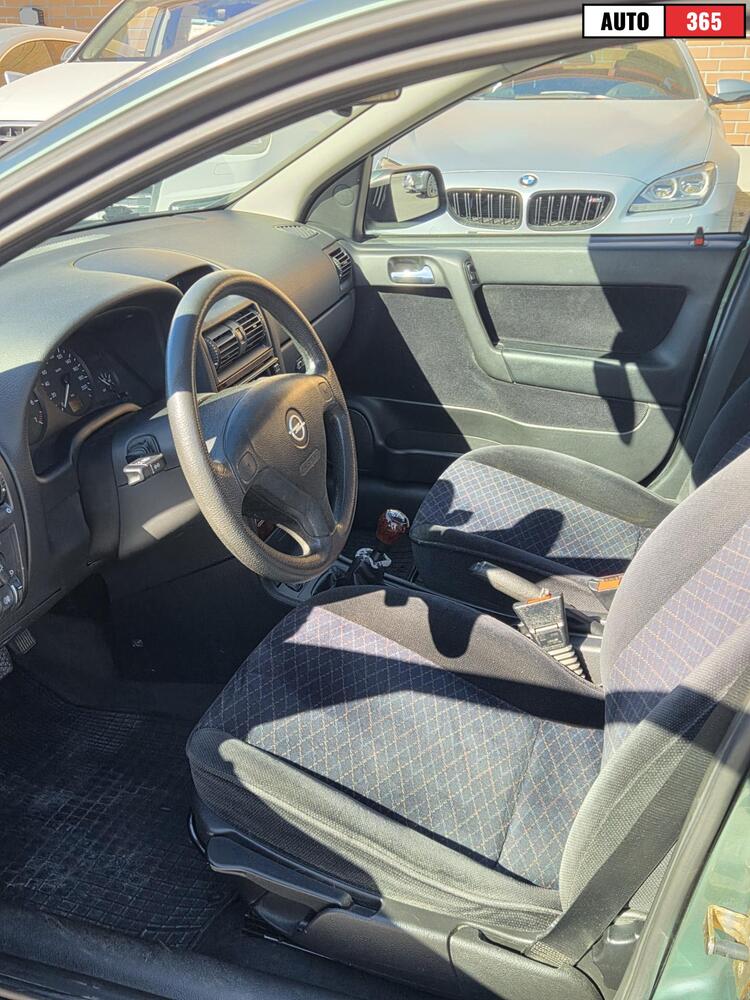 Opel Astra vaihtoauto