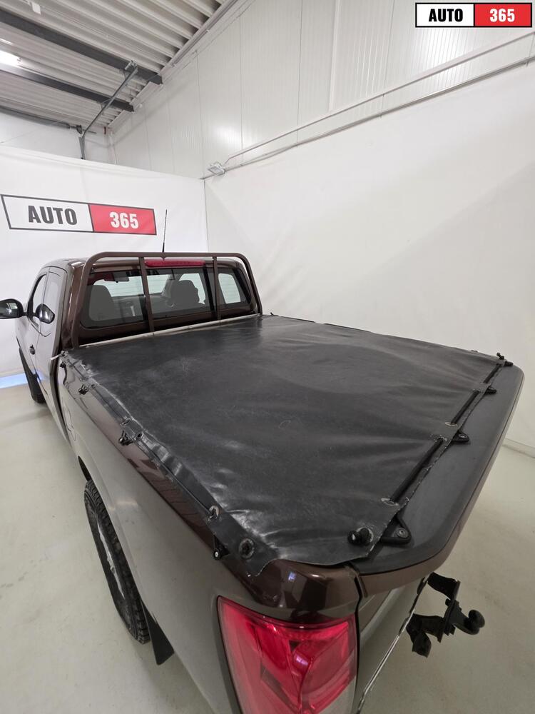 Nissan Navara vaihtoauto
