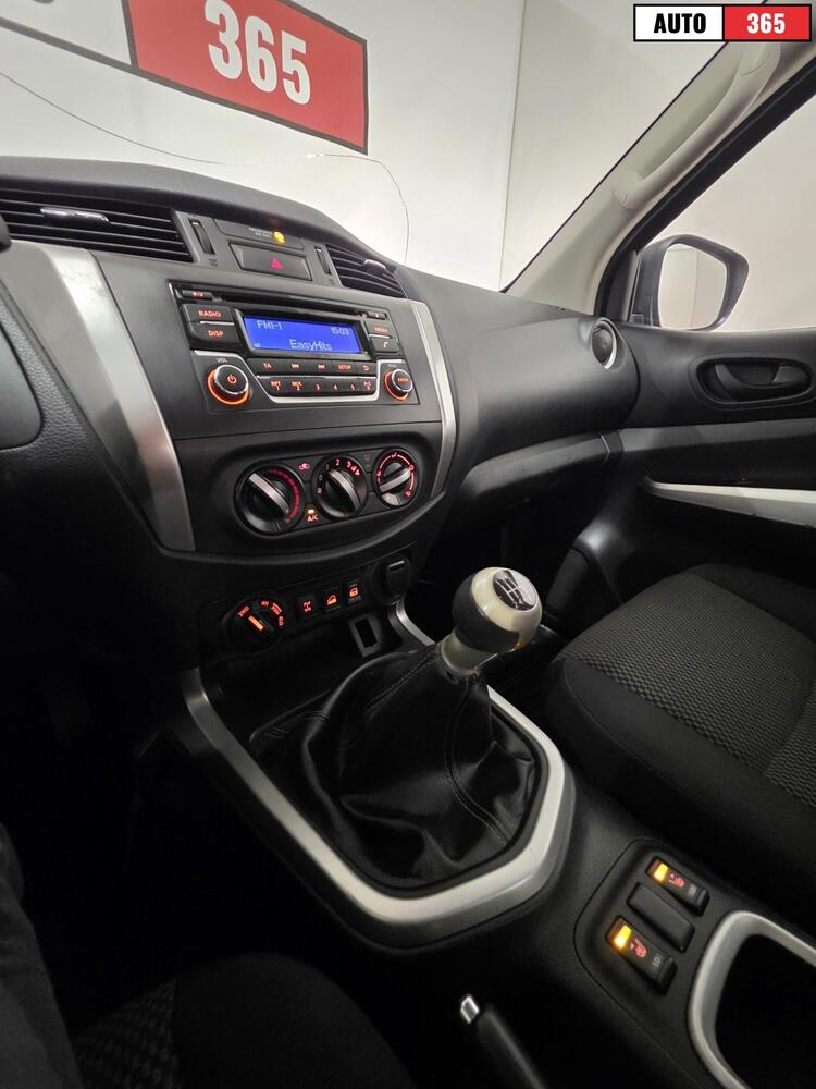 Nissan Navara vaihtoauto