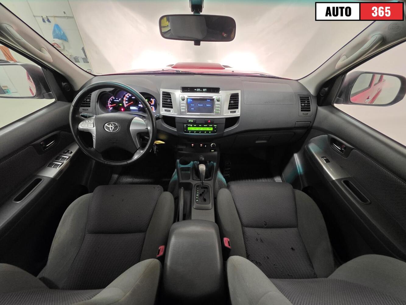 Toyota Hilux vaihtoauto