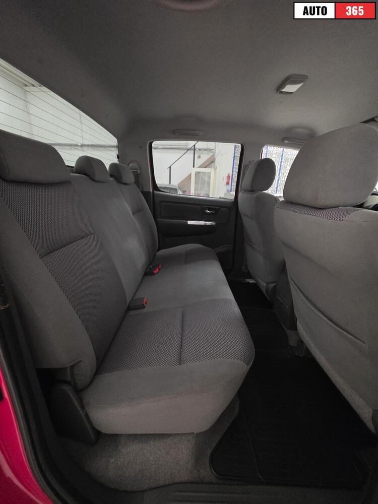 Toyota Hilux vaihtoauto