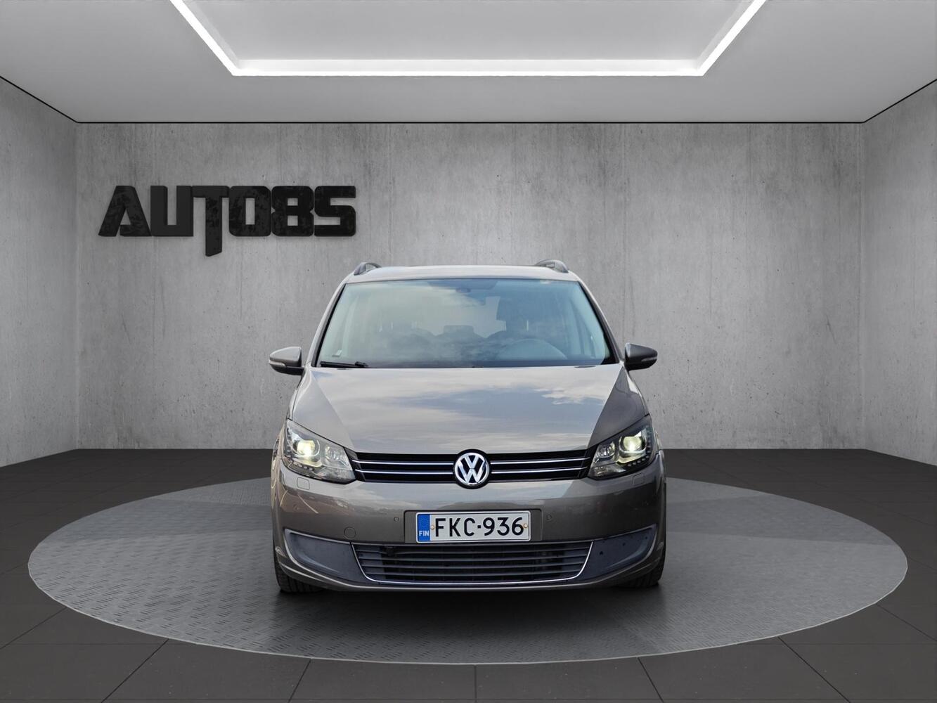Volkswagen Touran vaihtoauto