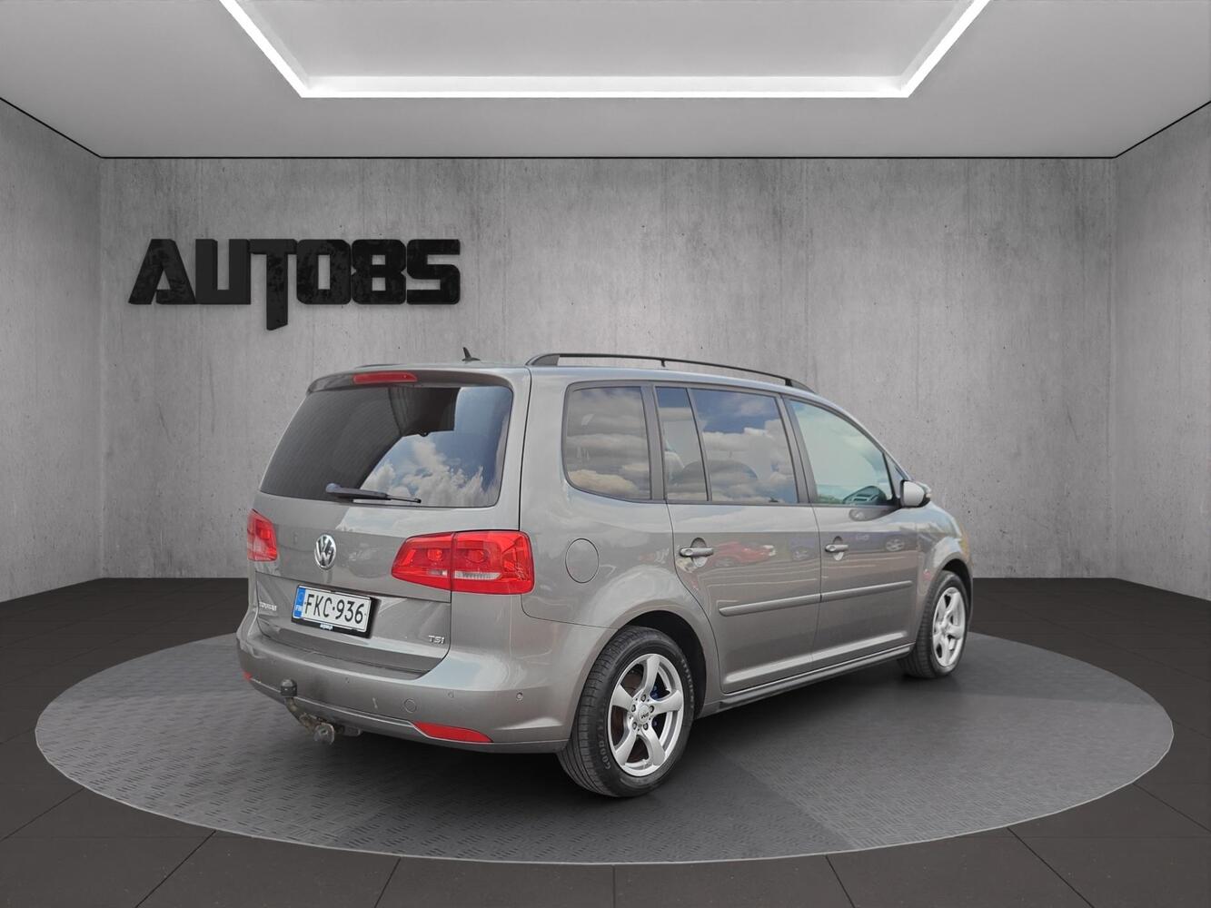 Volkswagen Touran vaihtoauto