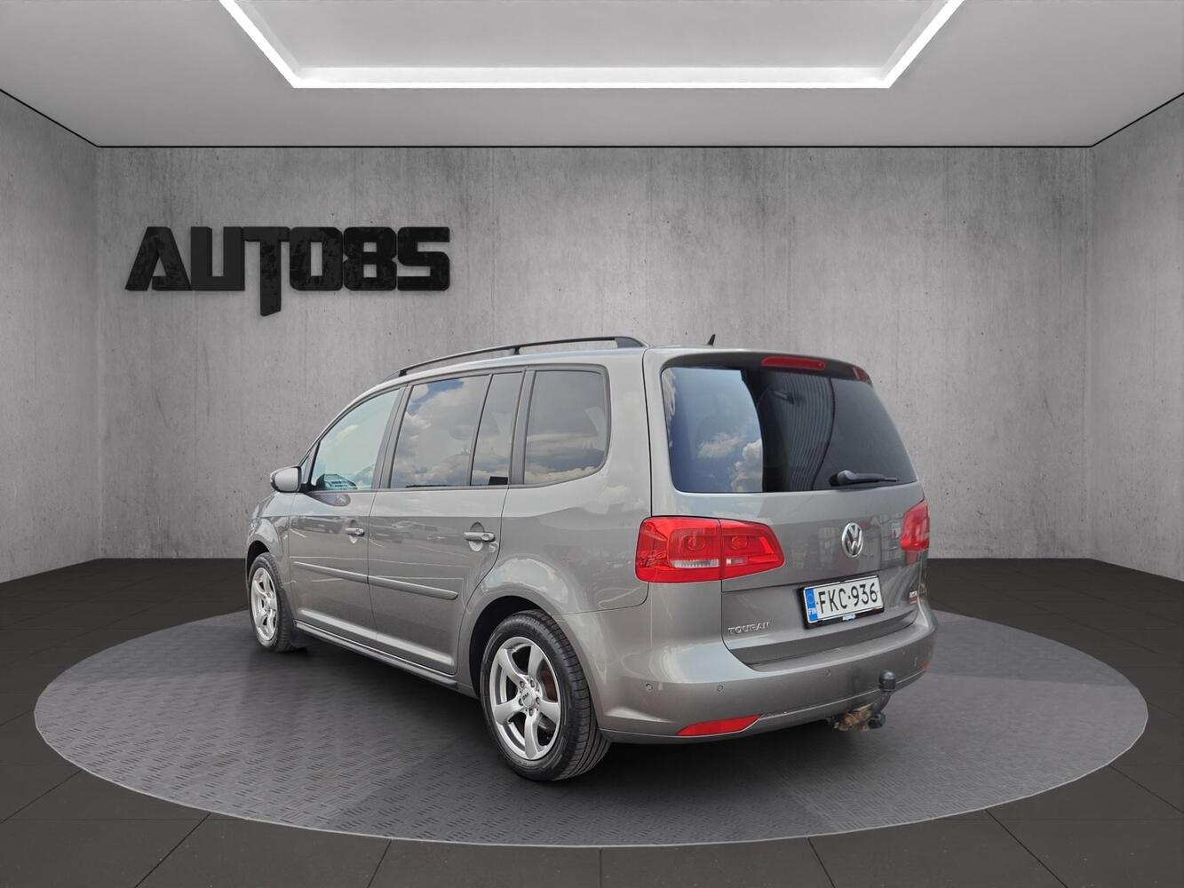 Volkswagen Touran vaihtoauto