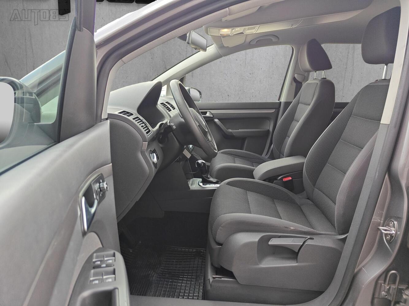 Volkswagen Touran vaihtoauto