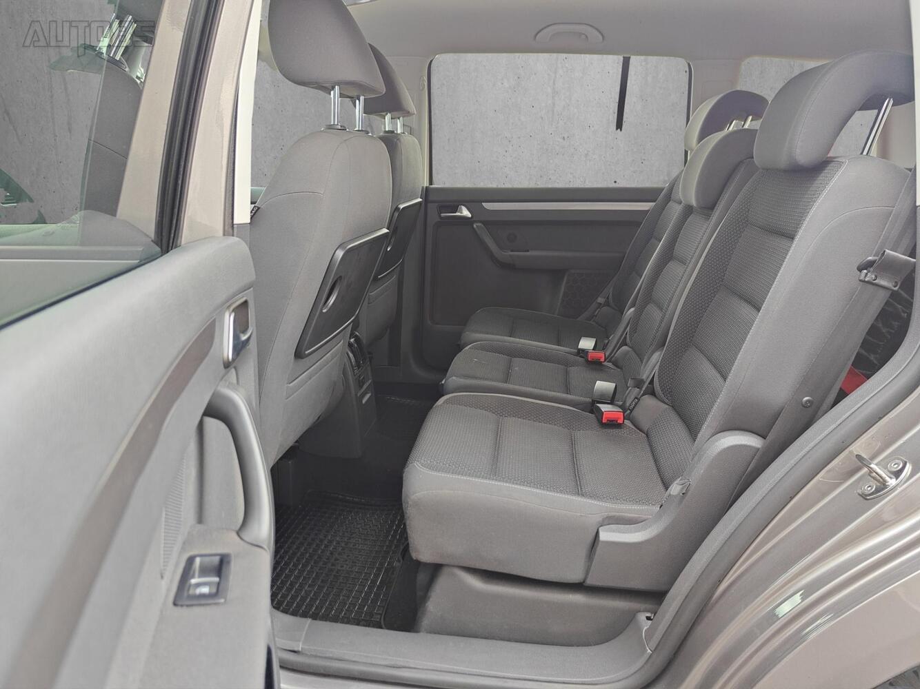 Volkswagen Touran vaihtoauto