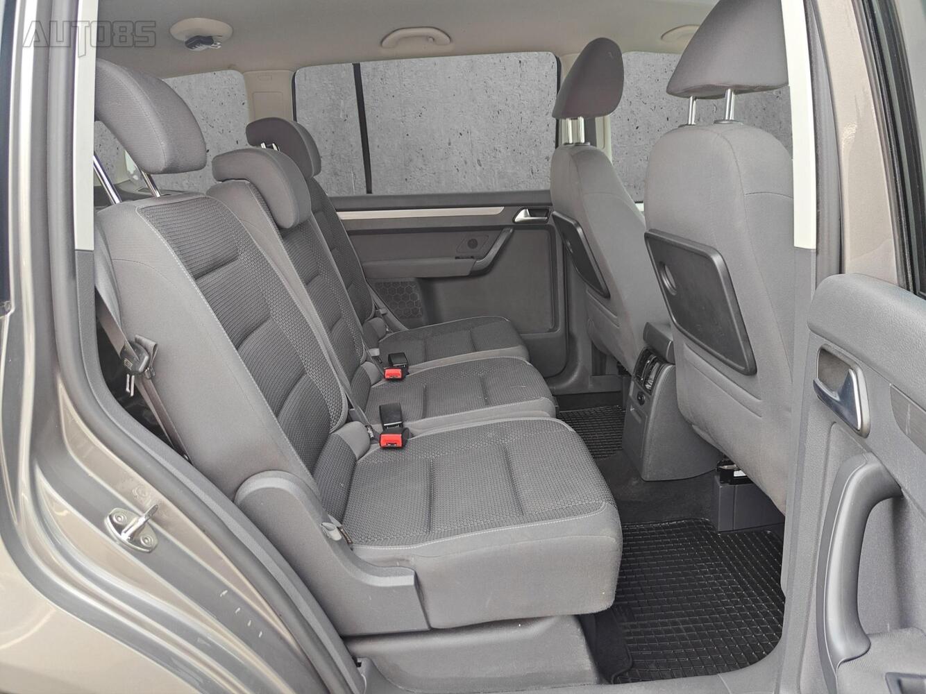 Volkswagen Touran vaihtoauto