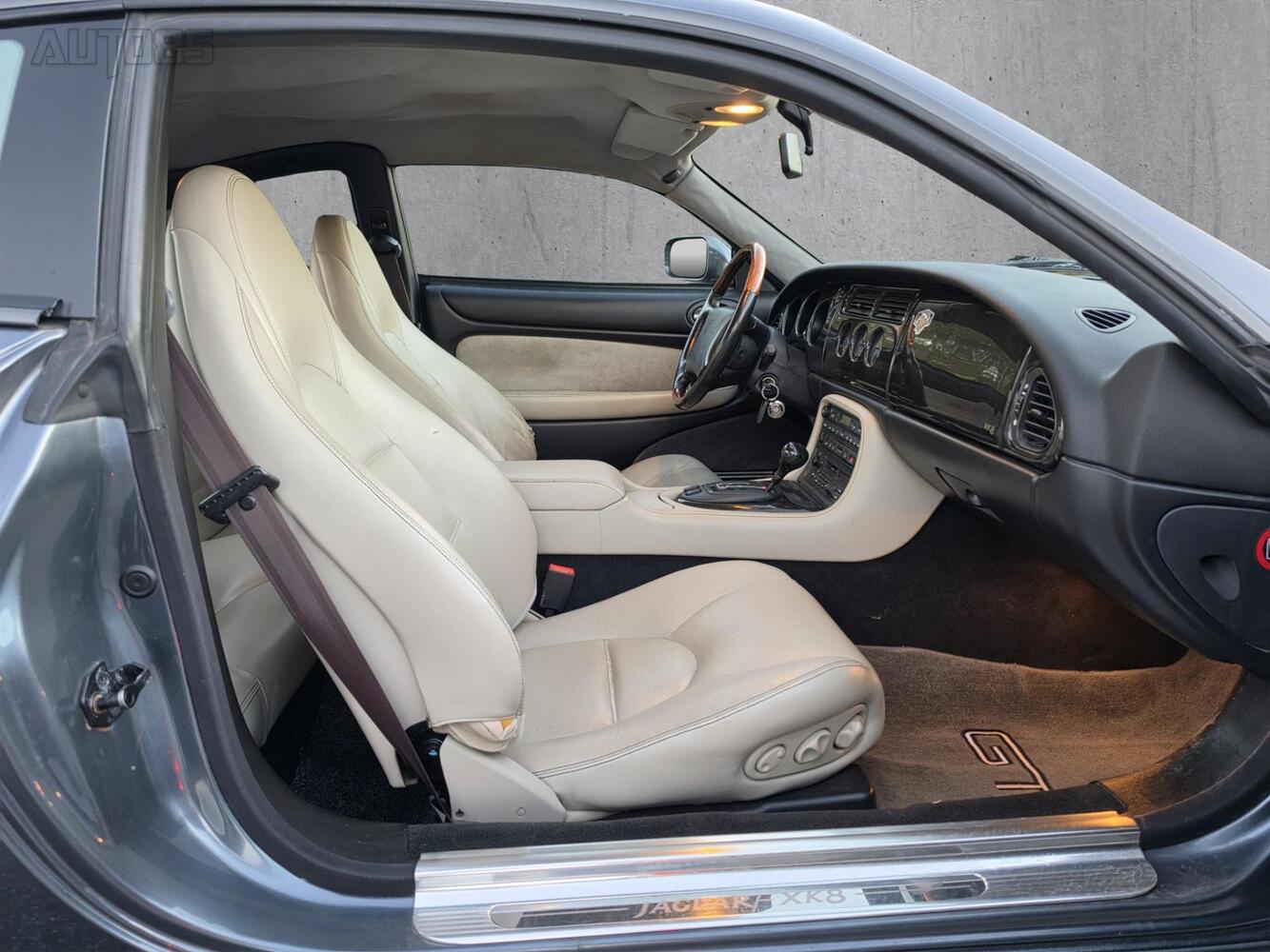 Jaguar XK8 vaihtoauto
