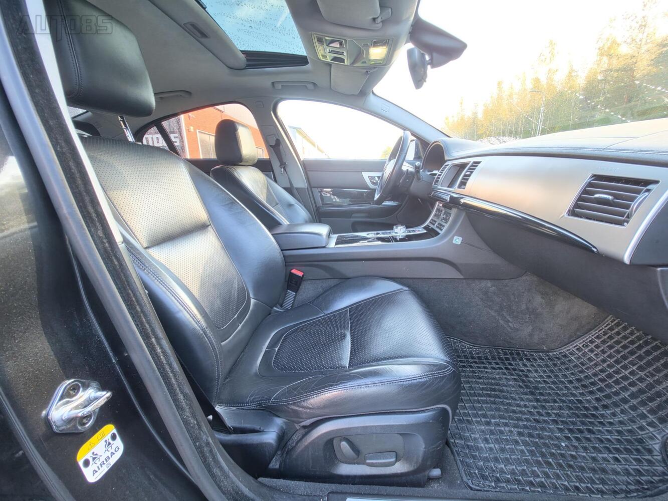 Jaguar XF vaihtoauto