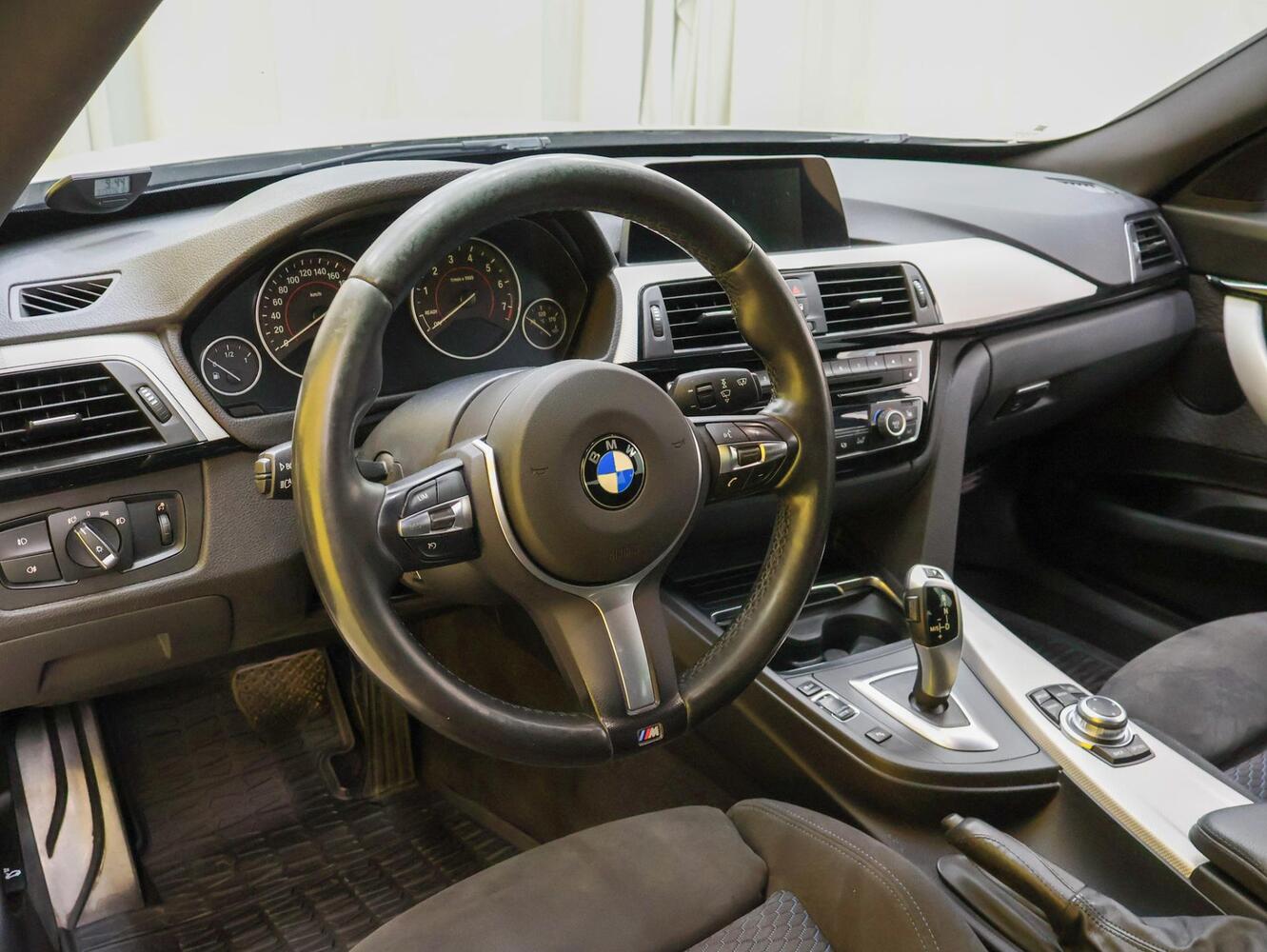 BMW 320 vaihtoauto