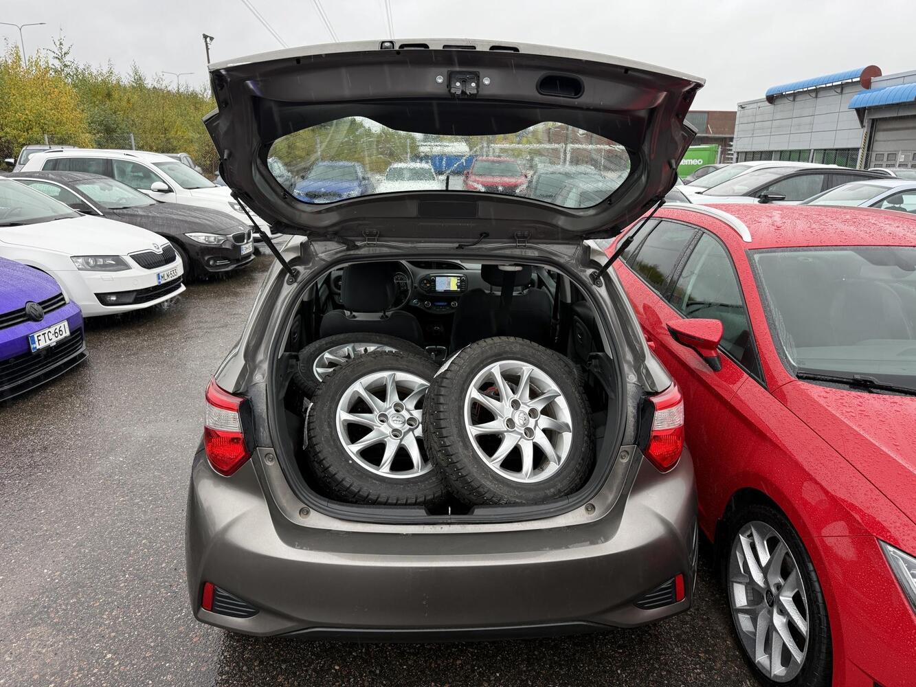 Toyota Yaris vaihtoauto