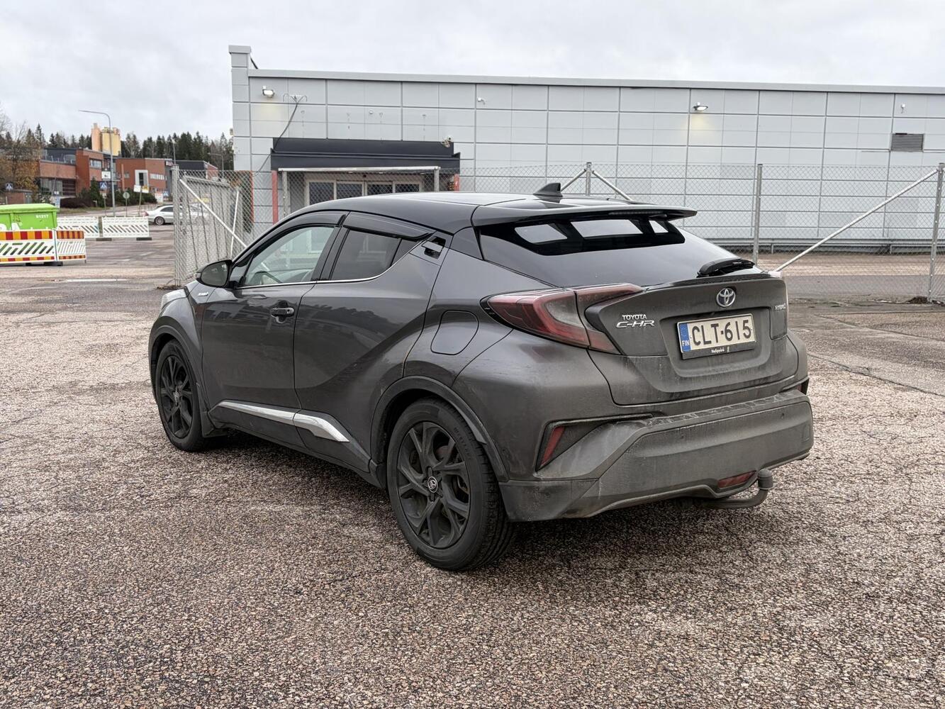 Toyota C-HR vaihtoauto