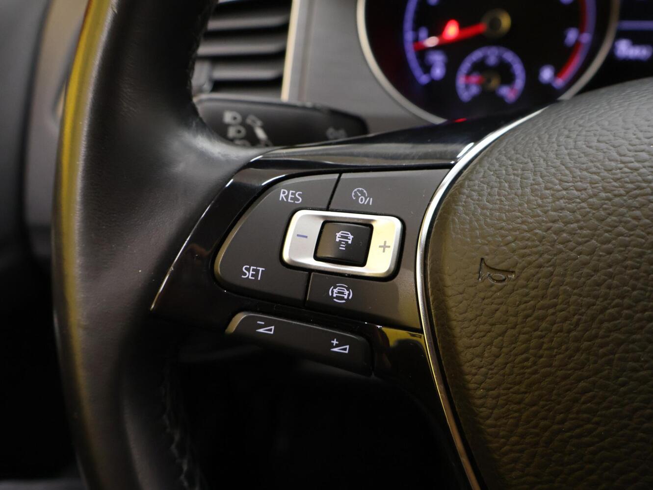 Volkswagen Golf Sportsvan vaihtoauto