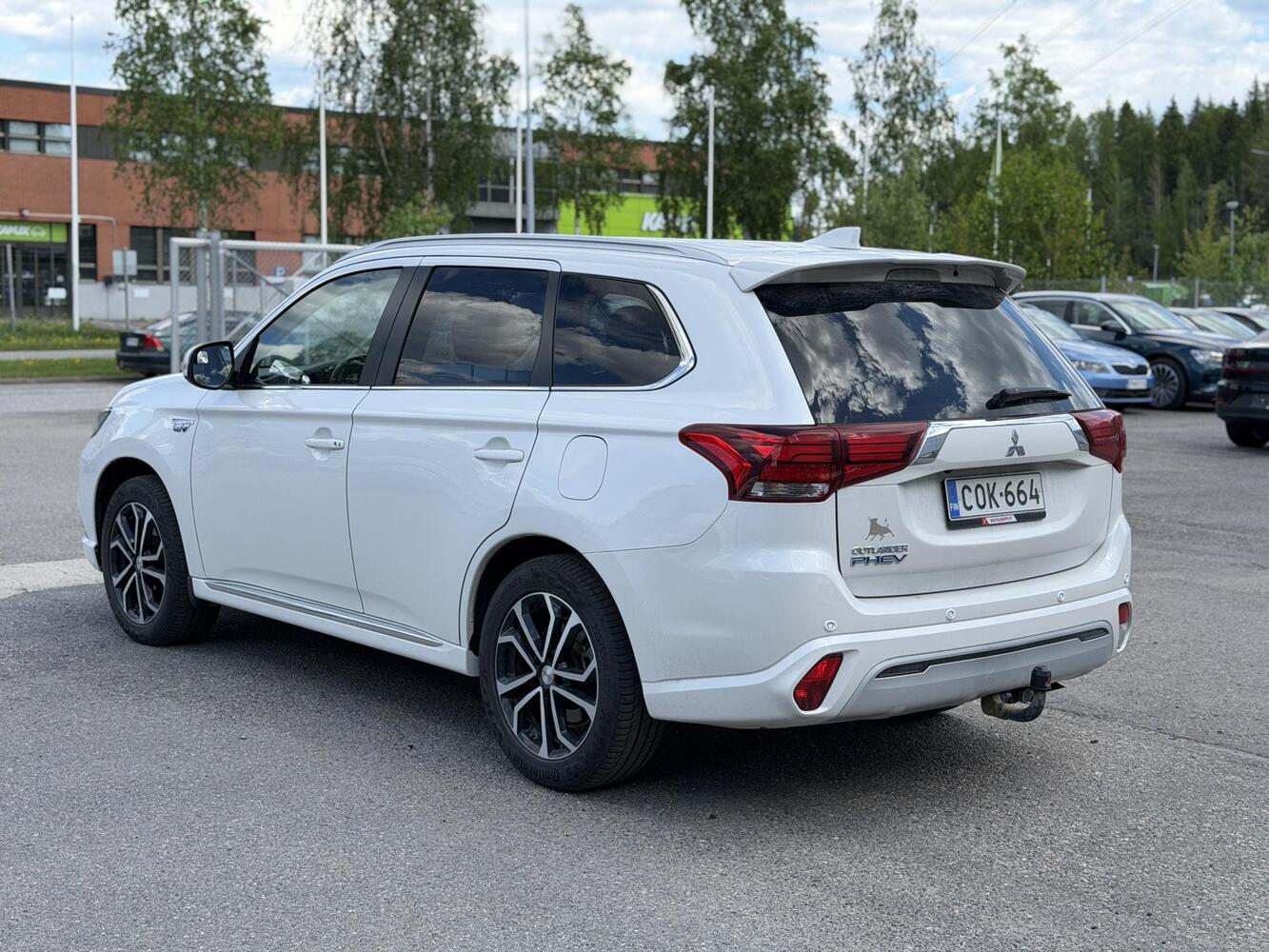 Mitsubishi Outlander PHEV vaihtoauto