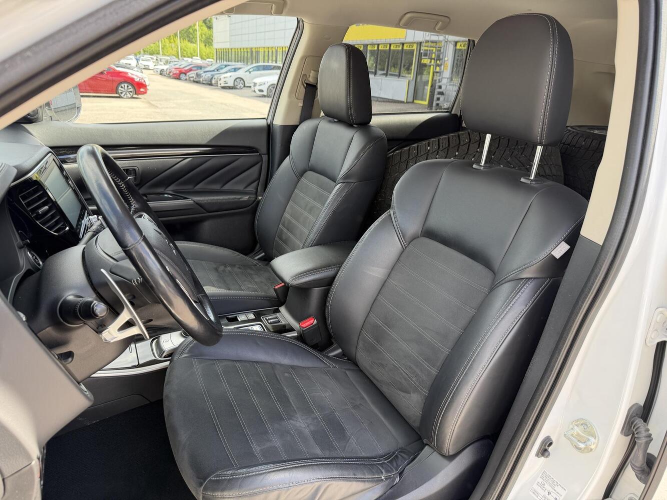 Mitsubishi Outlander PHEV vaihtoauto