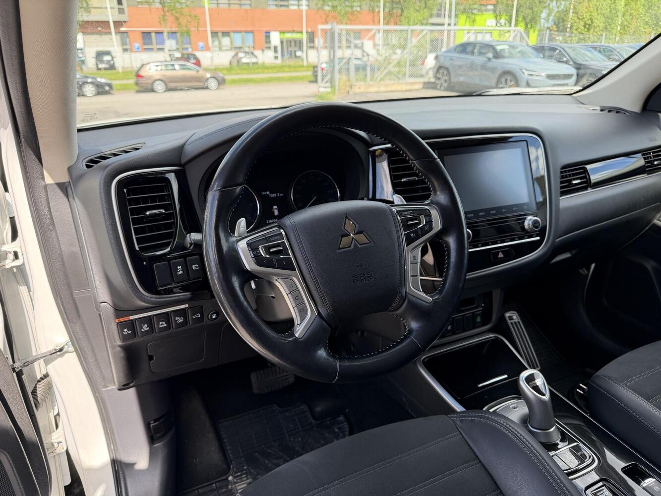 Mitsubishi Outlander PHEV vaihtoauto