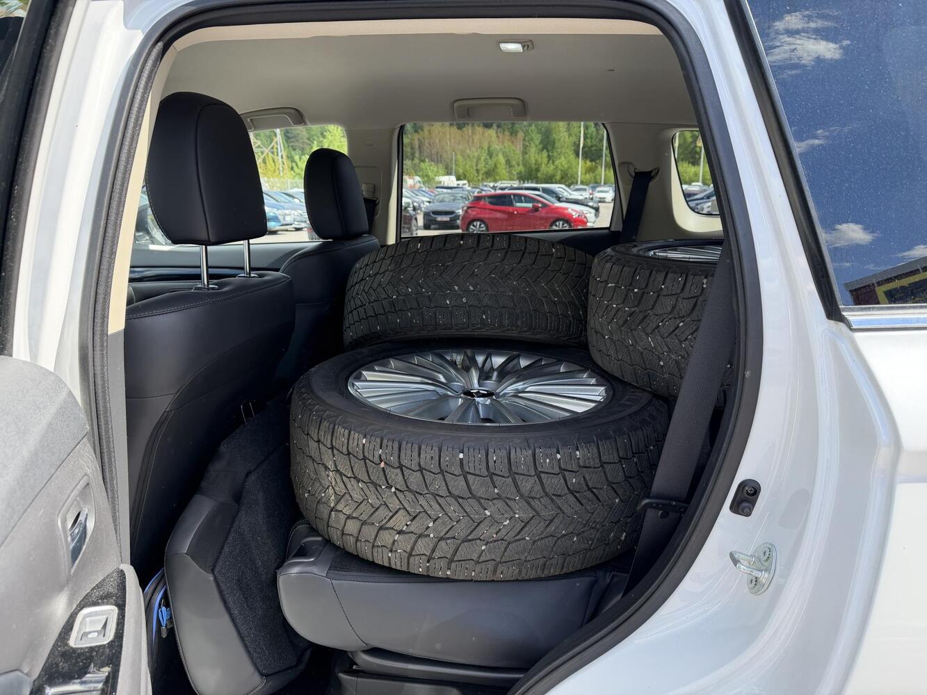 Mitsubishi Outlander PHEV vaihtoauto