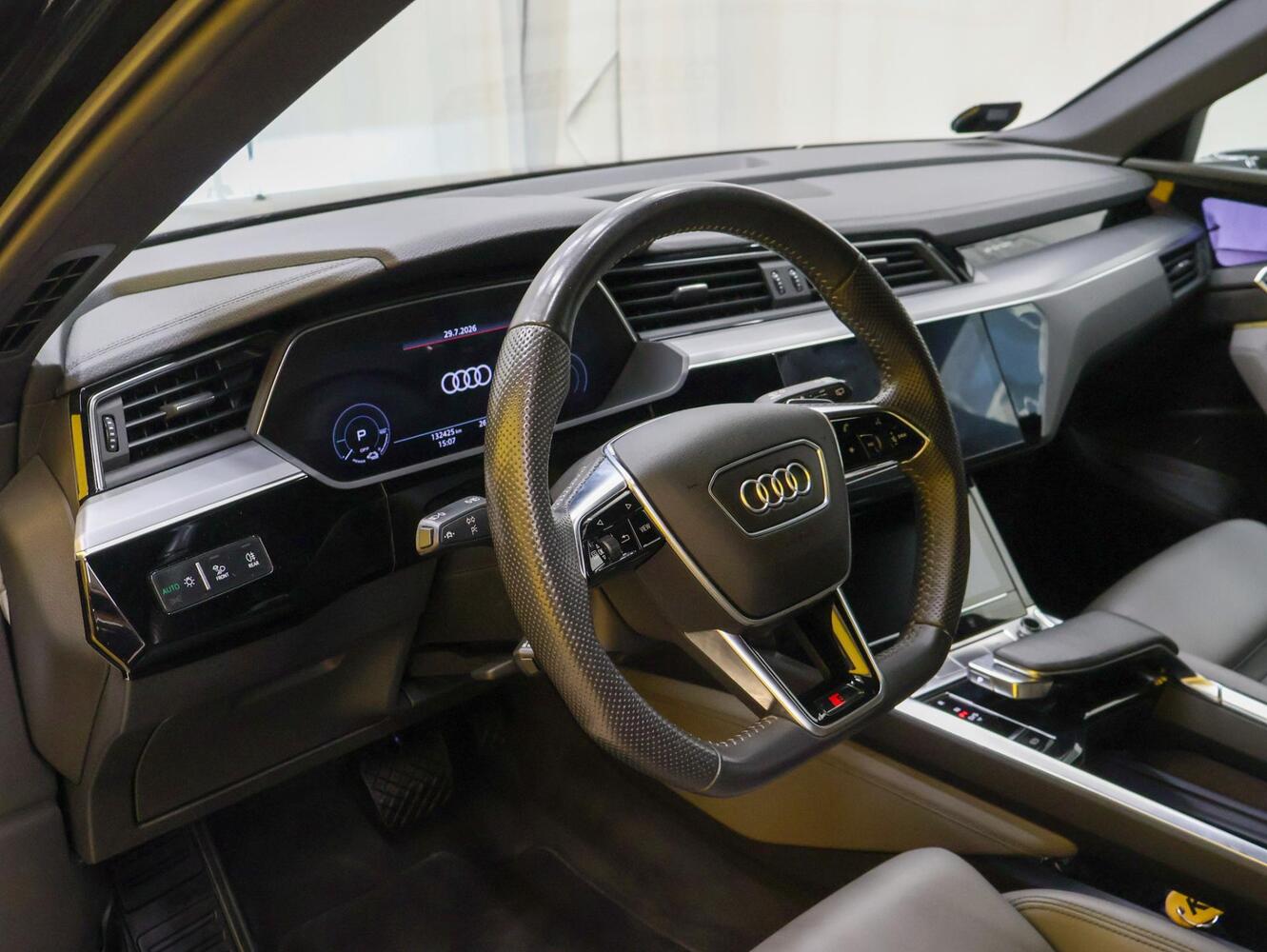 Audi e-tron vaihtoauto
