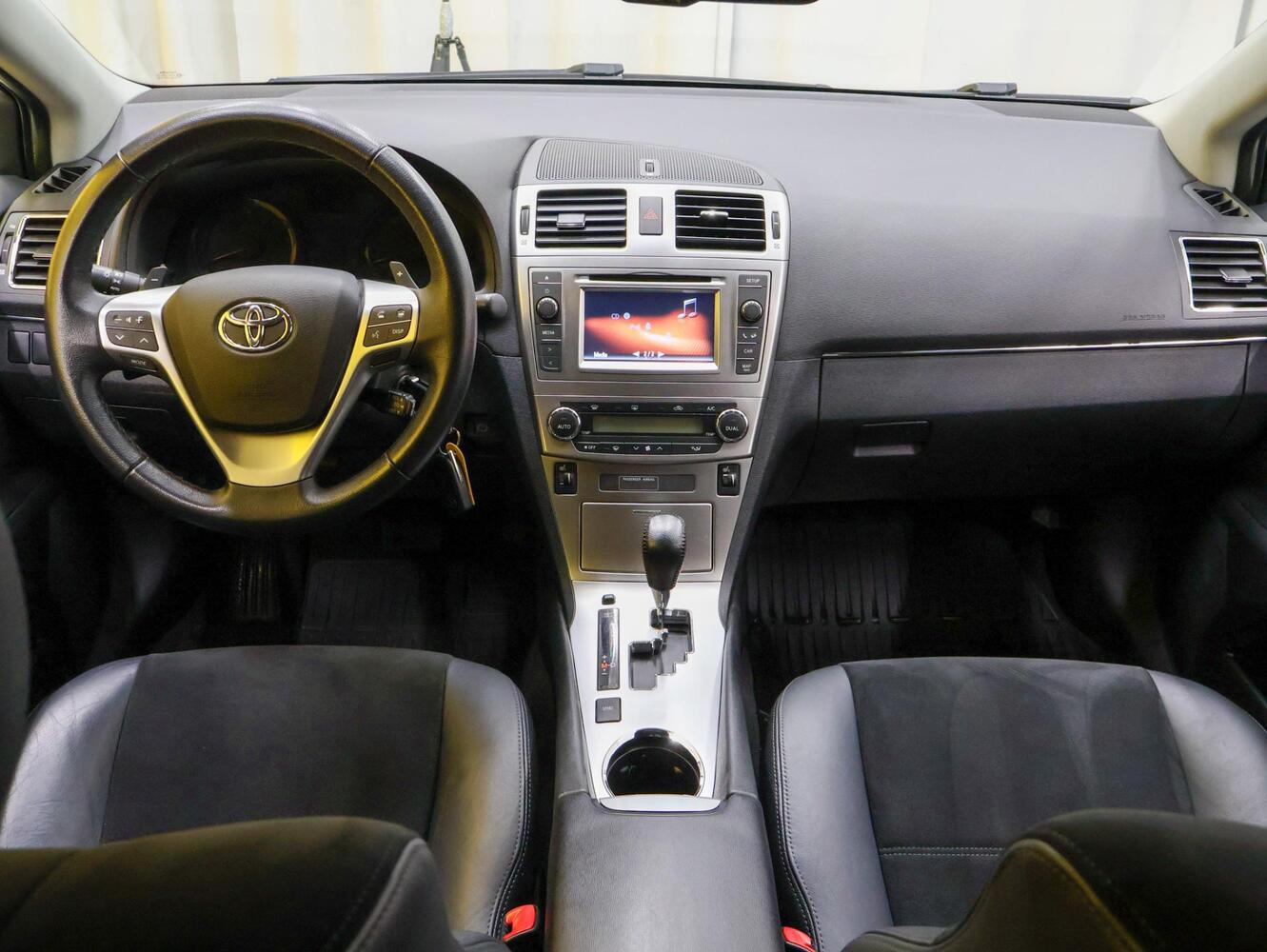 Toyota Avensis vaihtoauto