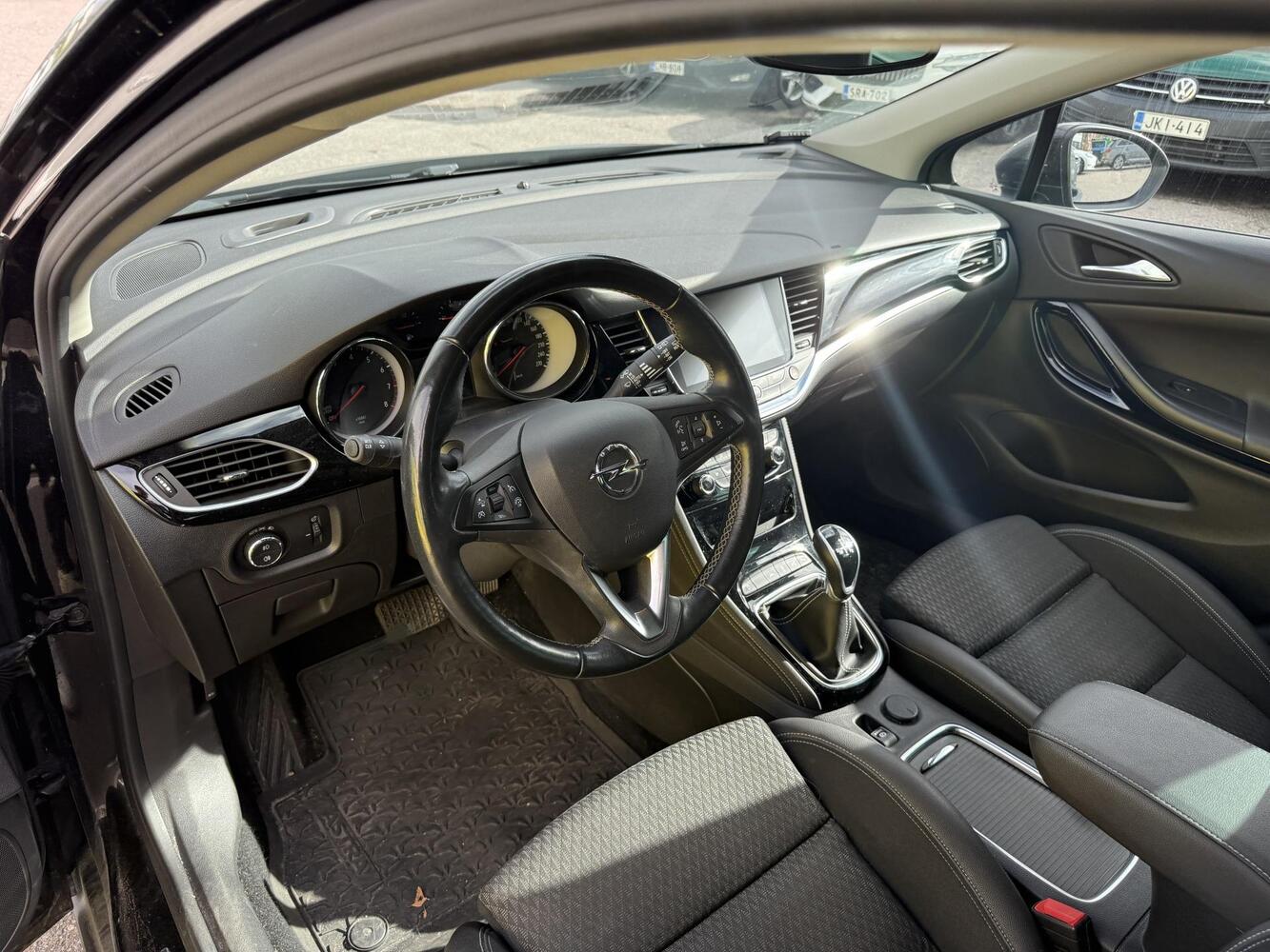 Opel Astra vaihtoauto