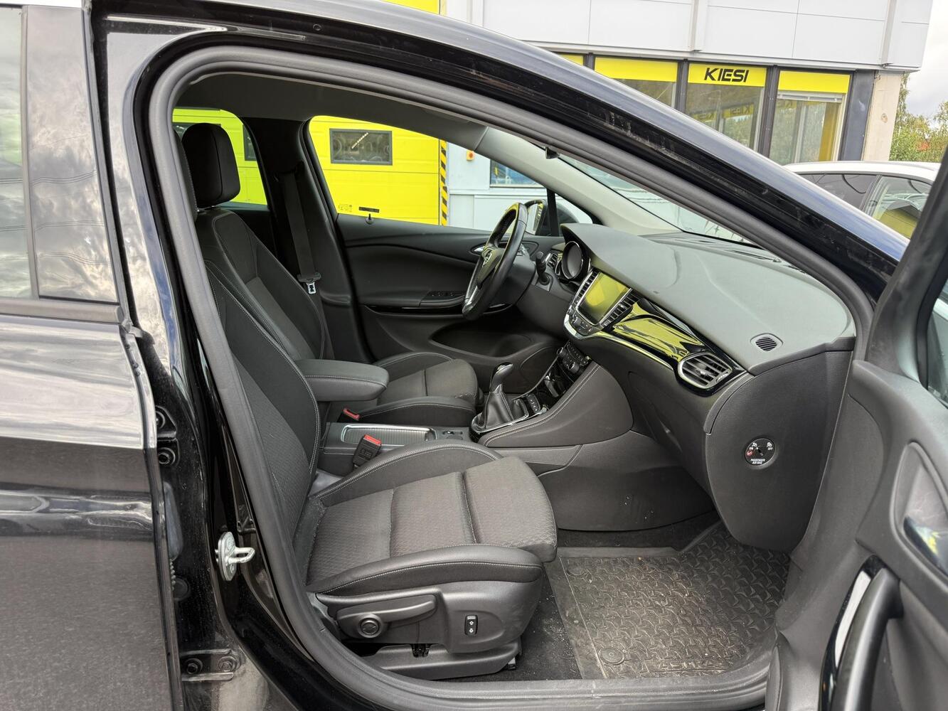 Opel Astra vaihtoauto