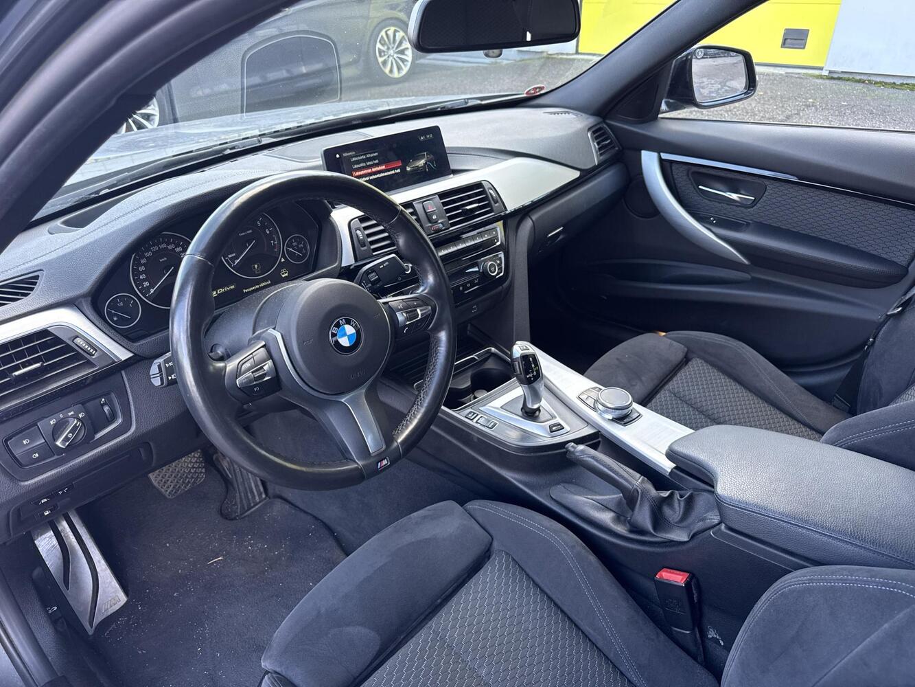 BMW 330 vaihtoauto