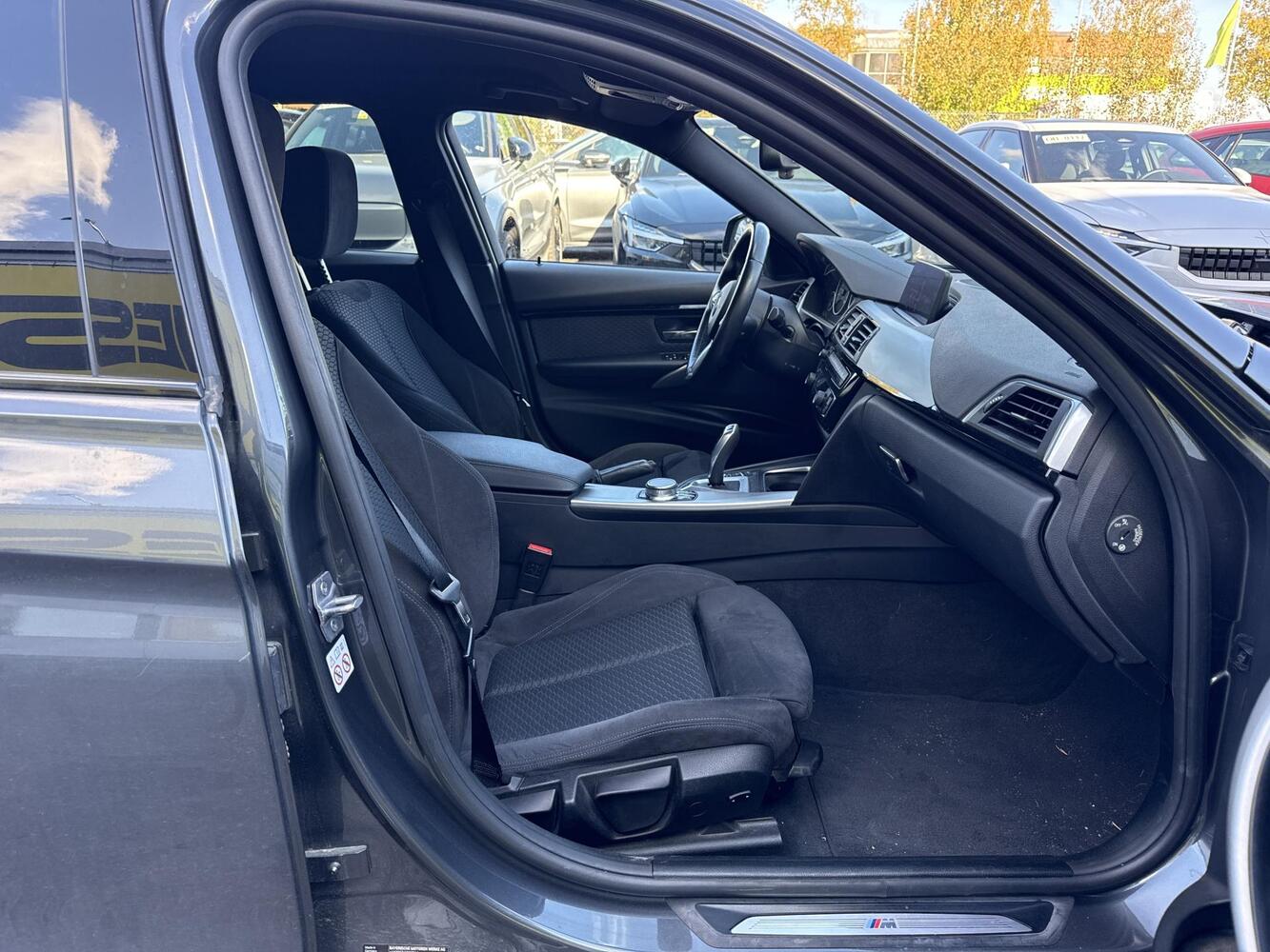 BMW 330 vaihtoauto