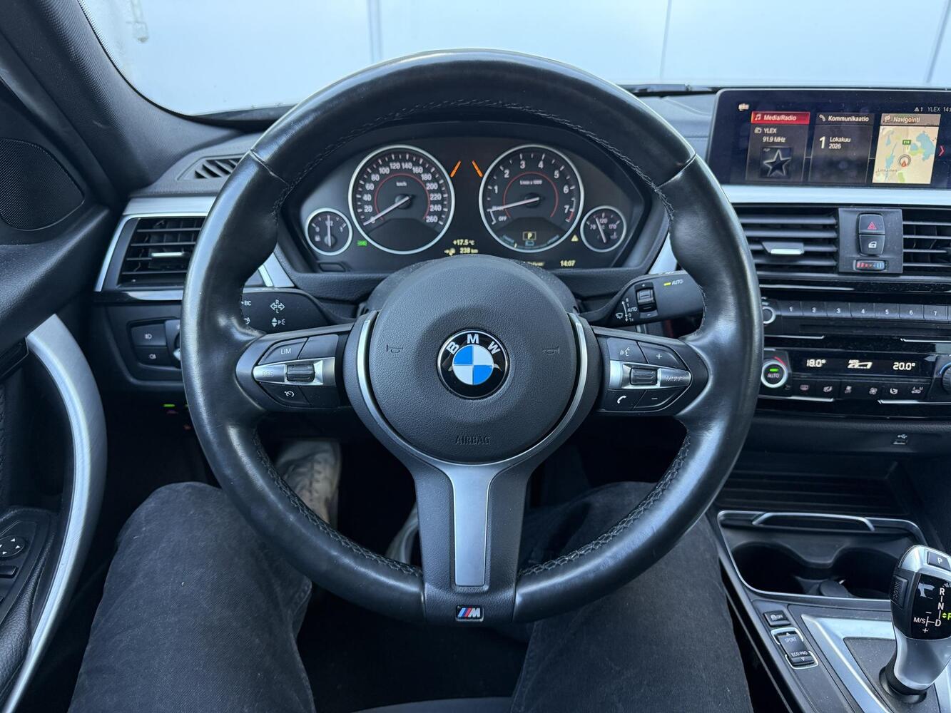 BMW 330 vaihtoauto
