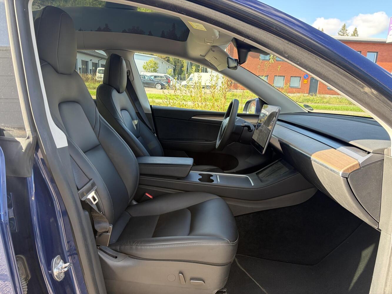 Tesla Model Y vaihtoauto