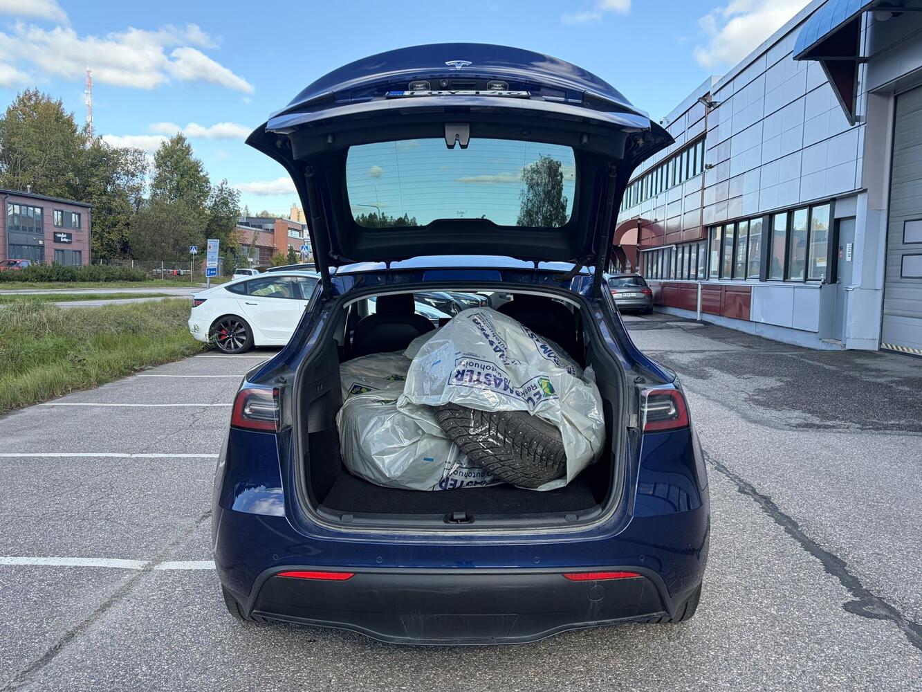 Tesla Model Y vaihtoauto