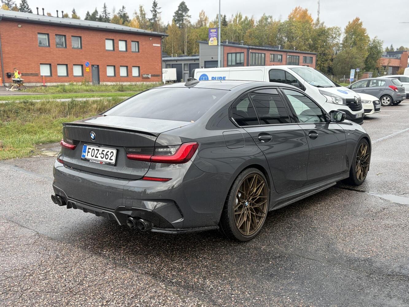 BMW 330 vaihtoauto