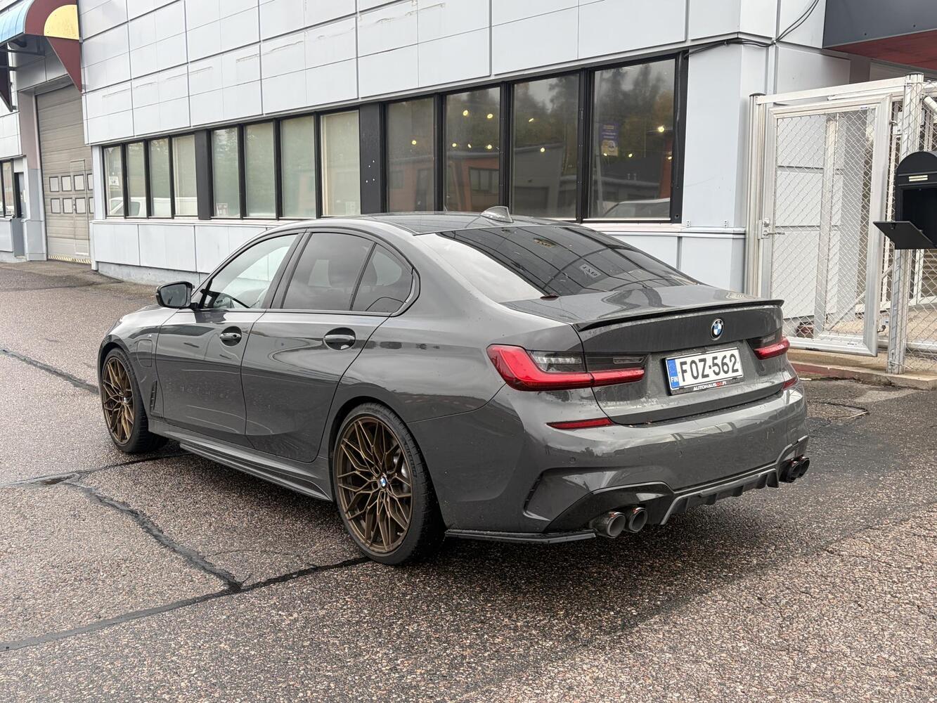 BMW 330 vaihtoauto