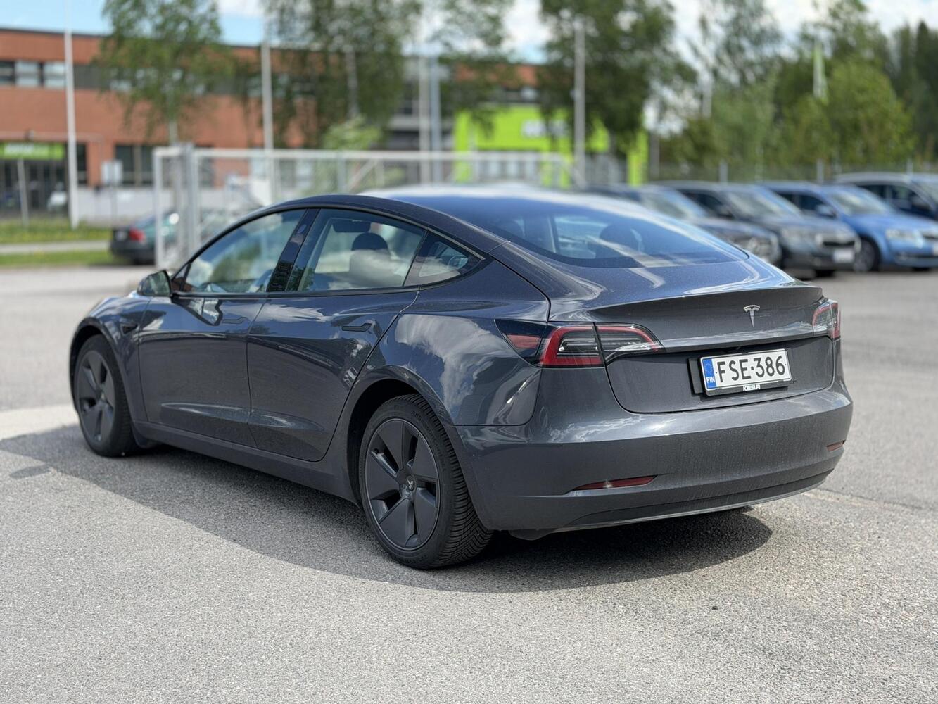 Tesla Model 3 vaihtoauto