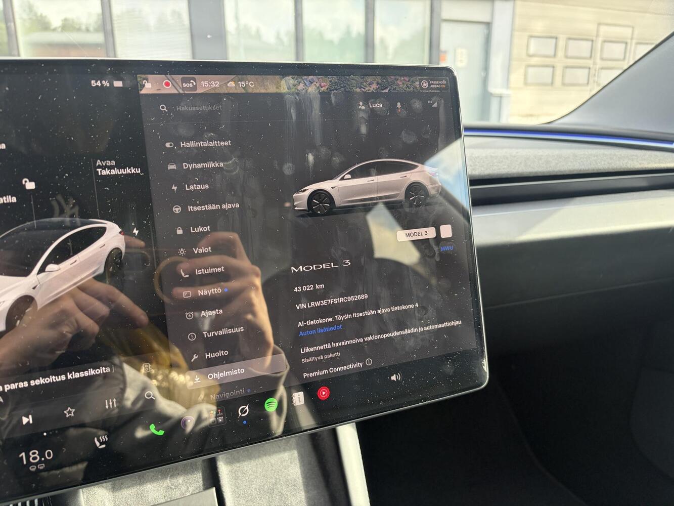 Tesla Model 3 vaihtoauto