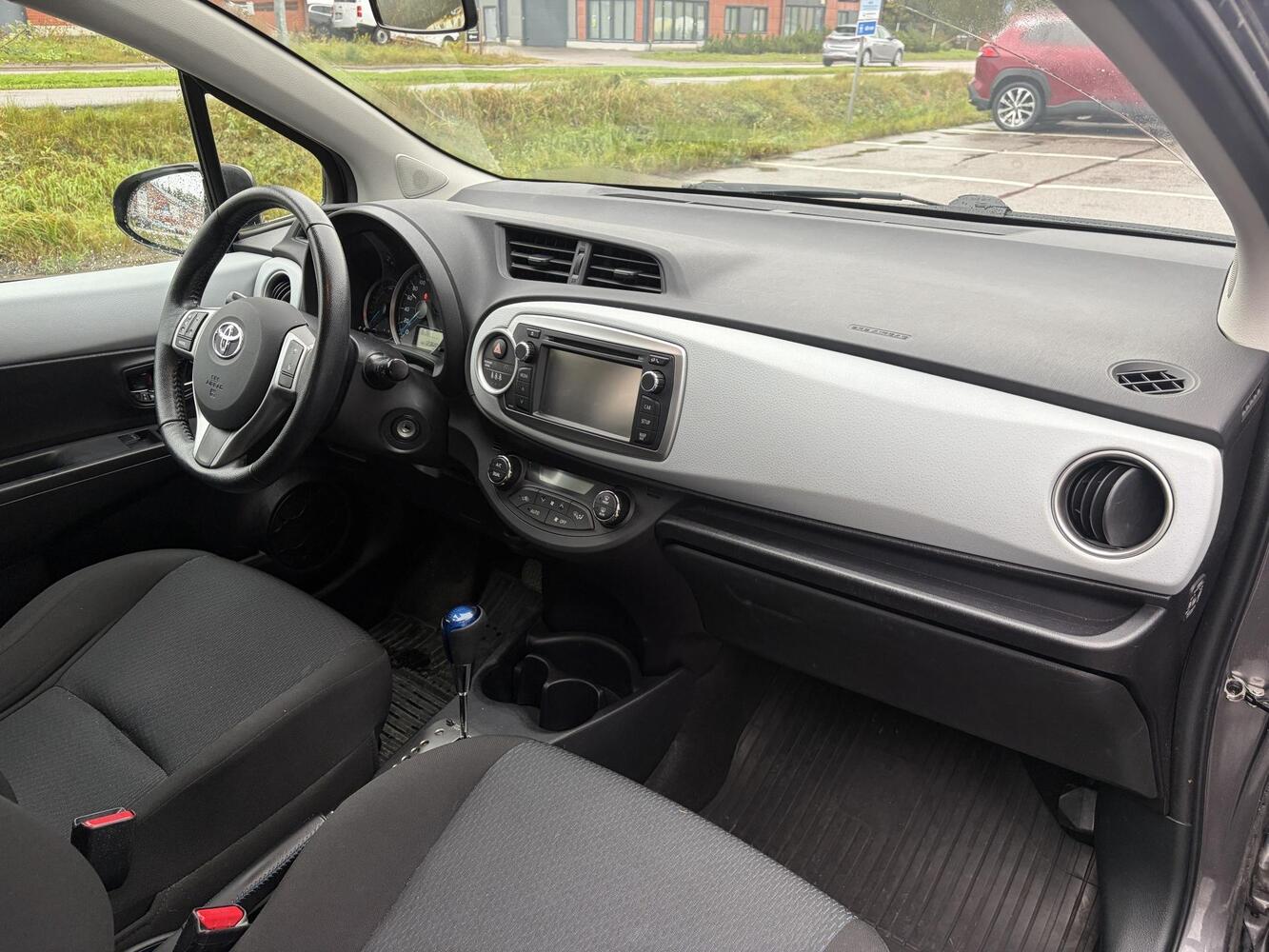 Toyota Yaris vaihtoauto