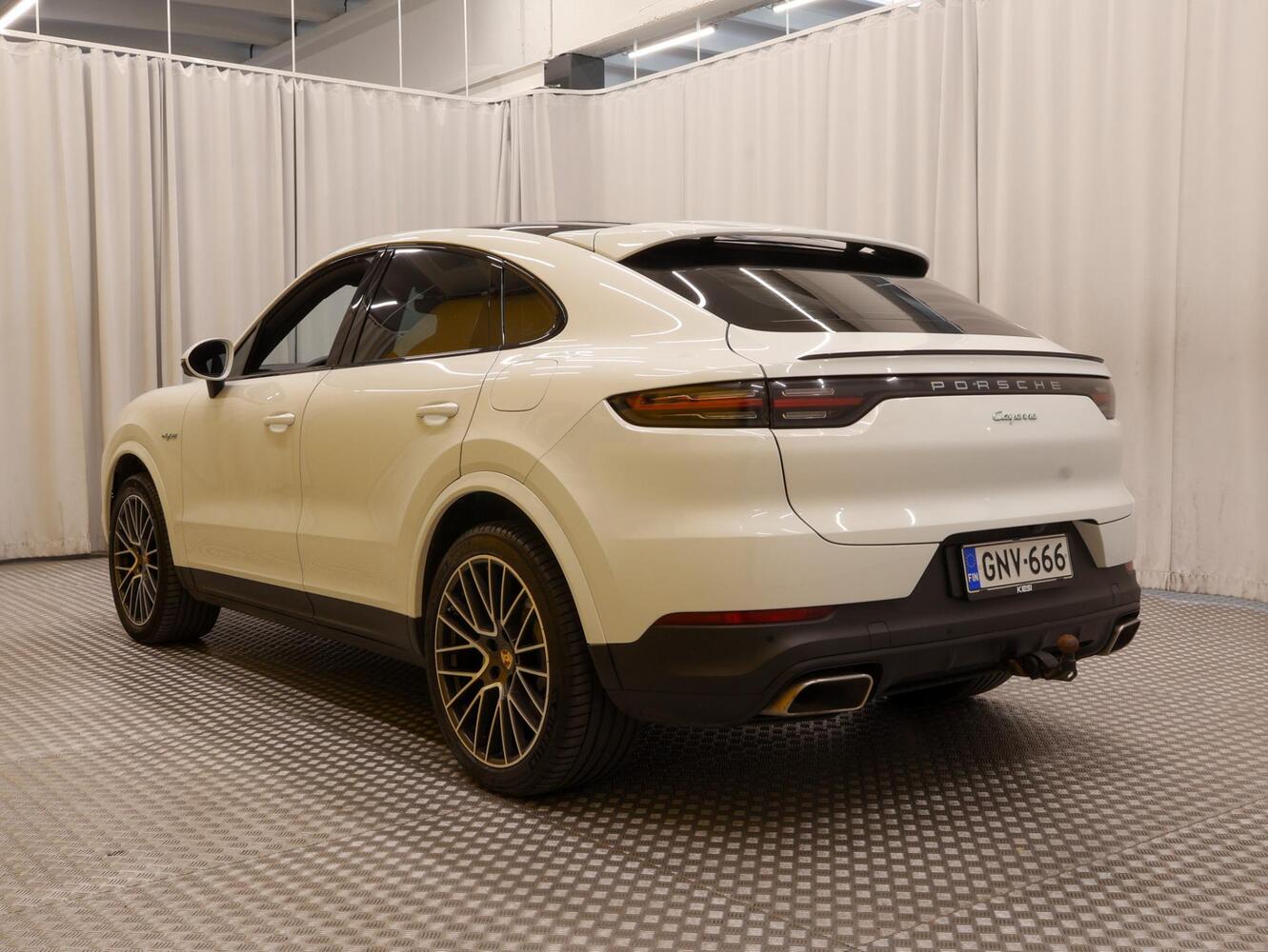Porsche Cayenne vaihtoauto
