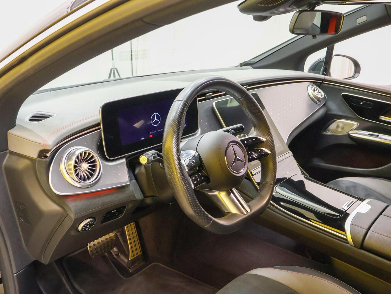 Mercedes-Benz EQE vaihtoauto