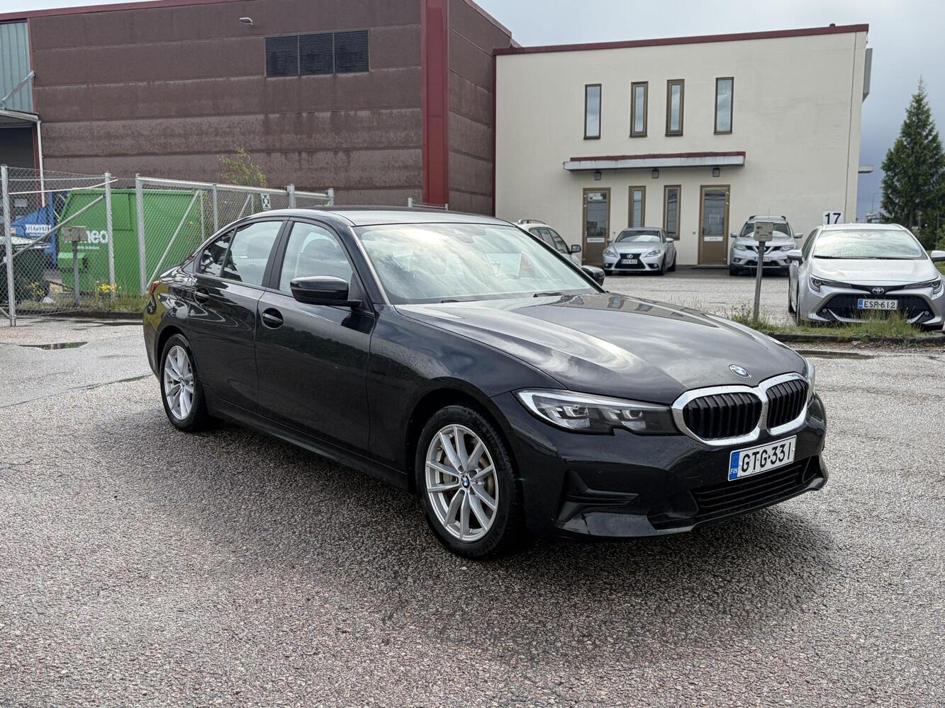 BMW 330 vaihtoauto