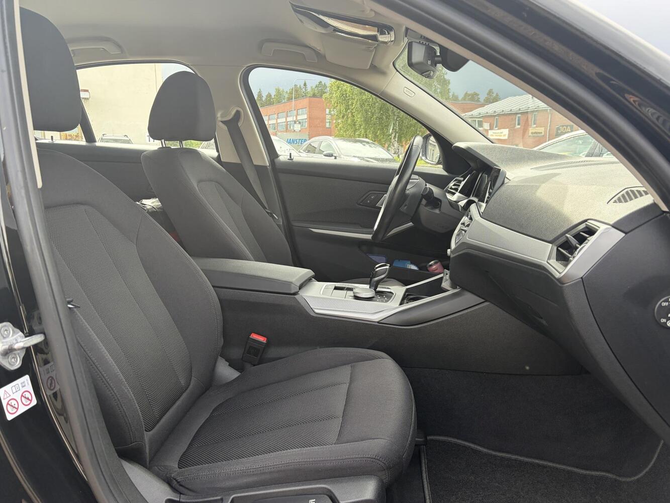 BMW 330 vaihtoauto