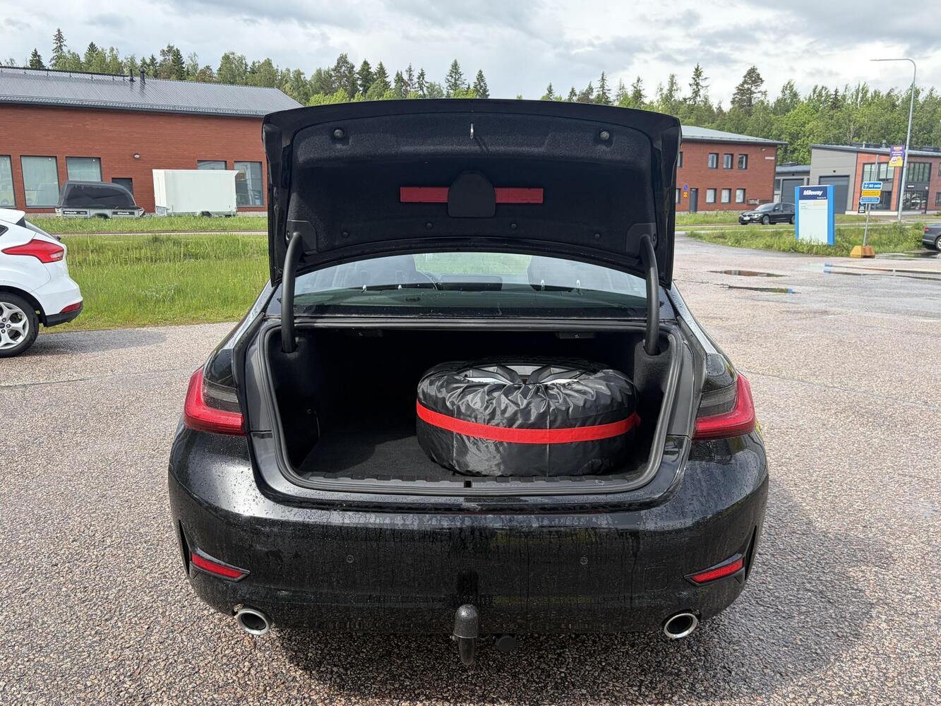 BMW 330 vaihtoauto