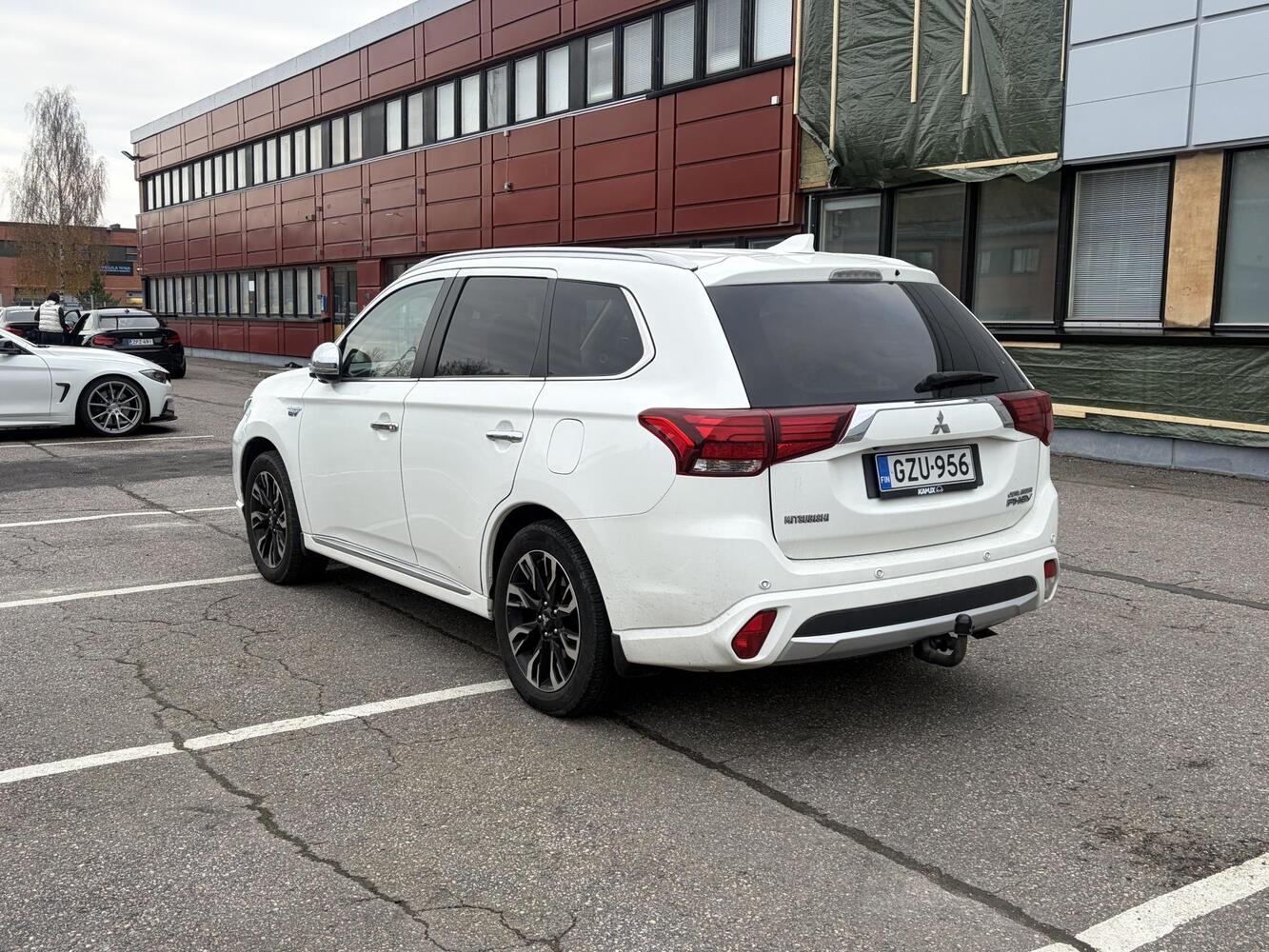Mitsubishi Outlander PHEV vaihtoauto