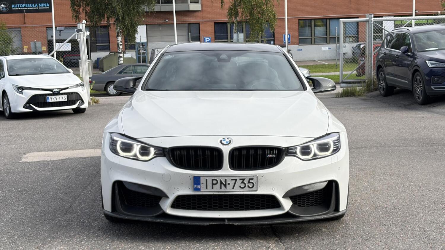 BMW M4 vaihtoauto