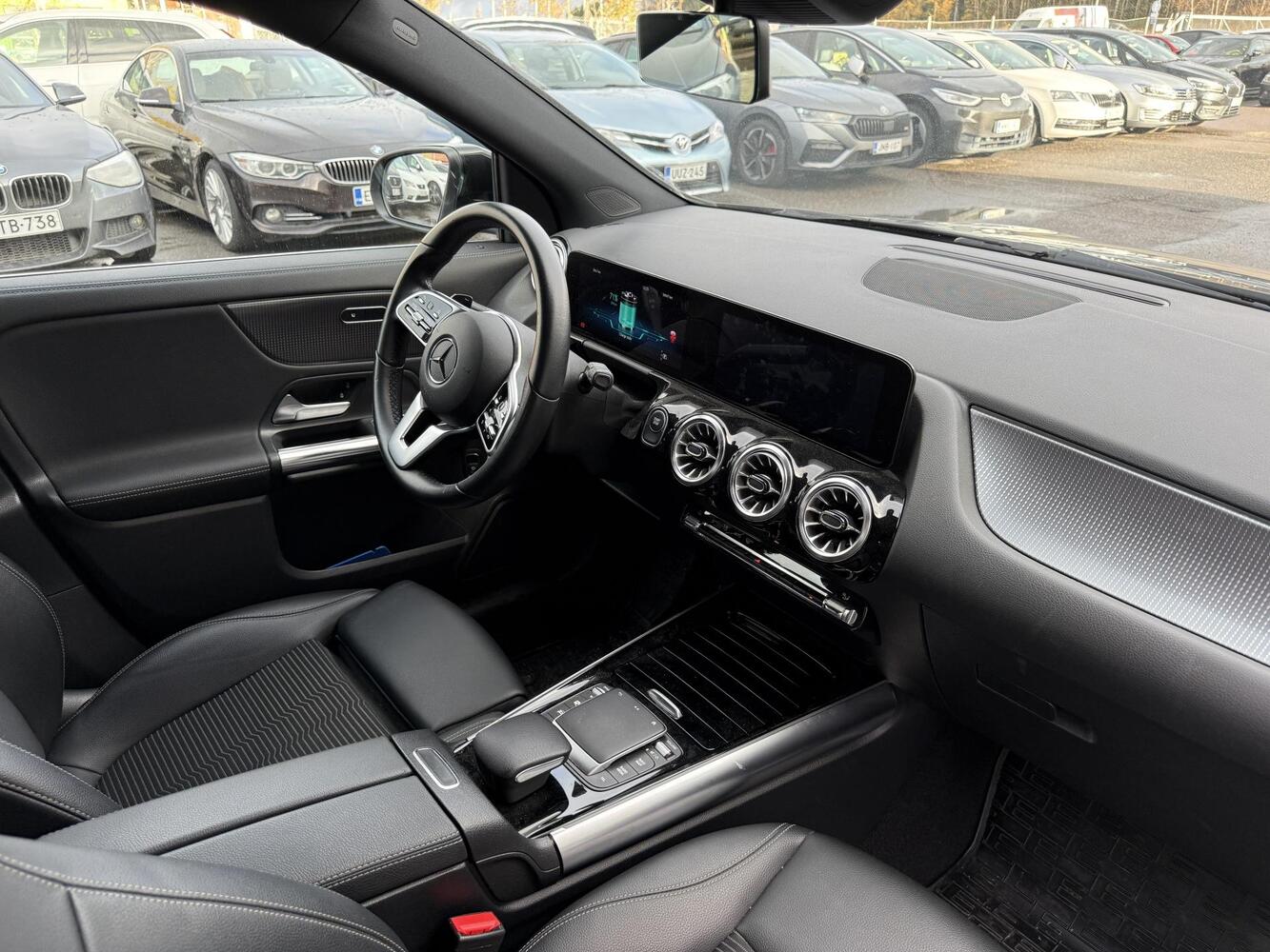 Mercedes-Benz EQA vaihtoauto