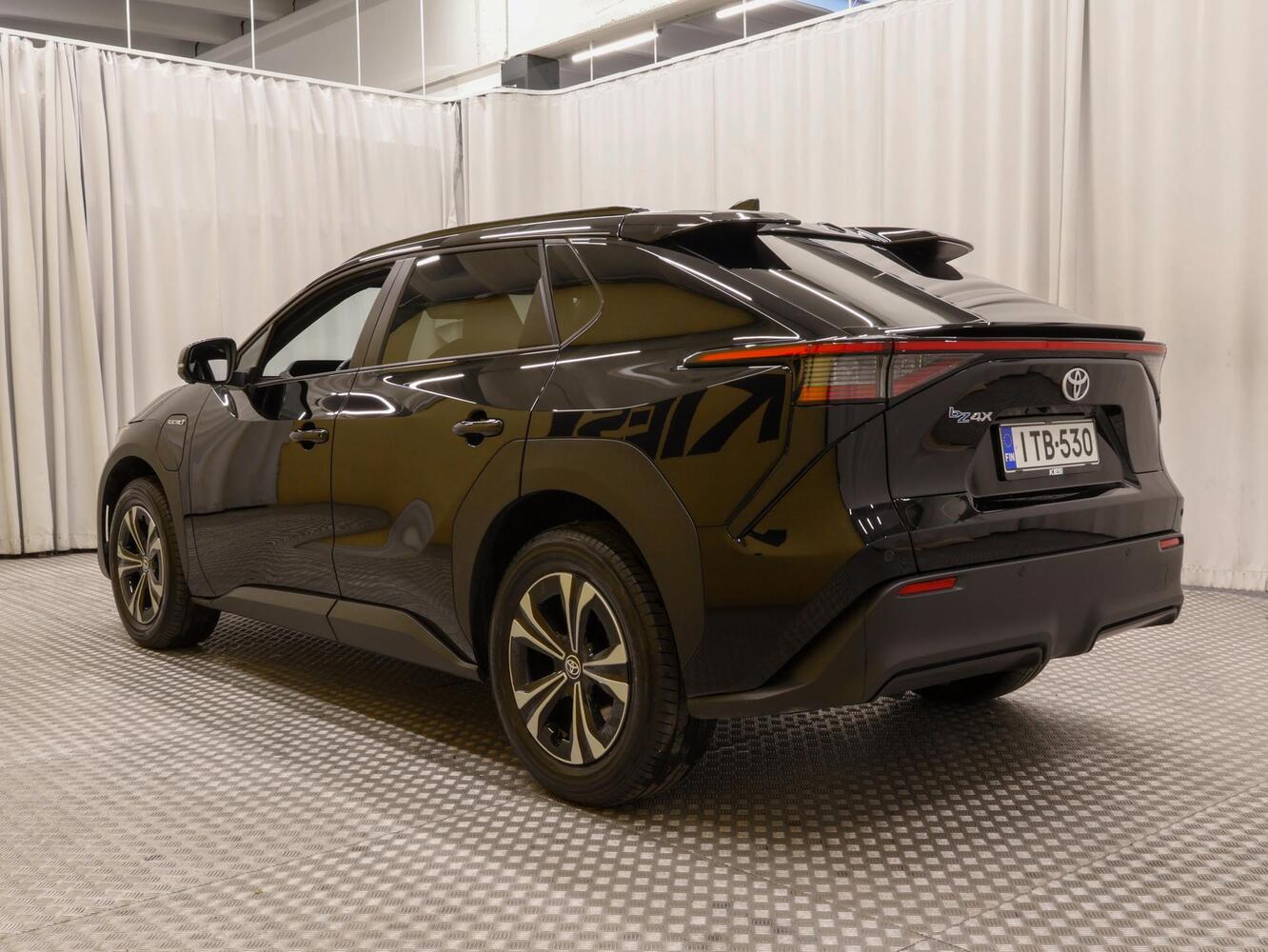 Toyota bZ4X vaihtoauto
