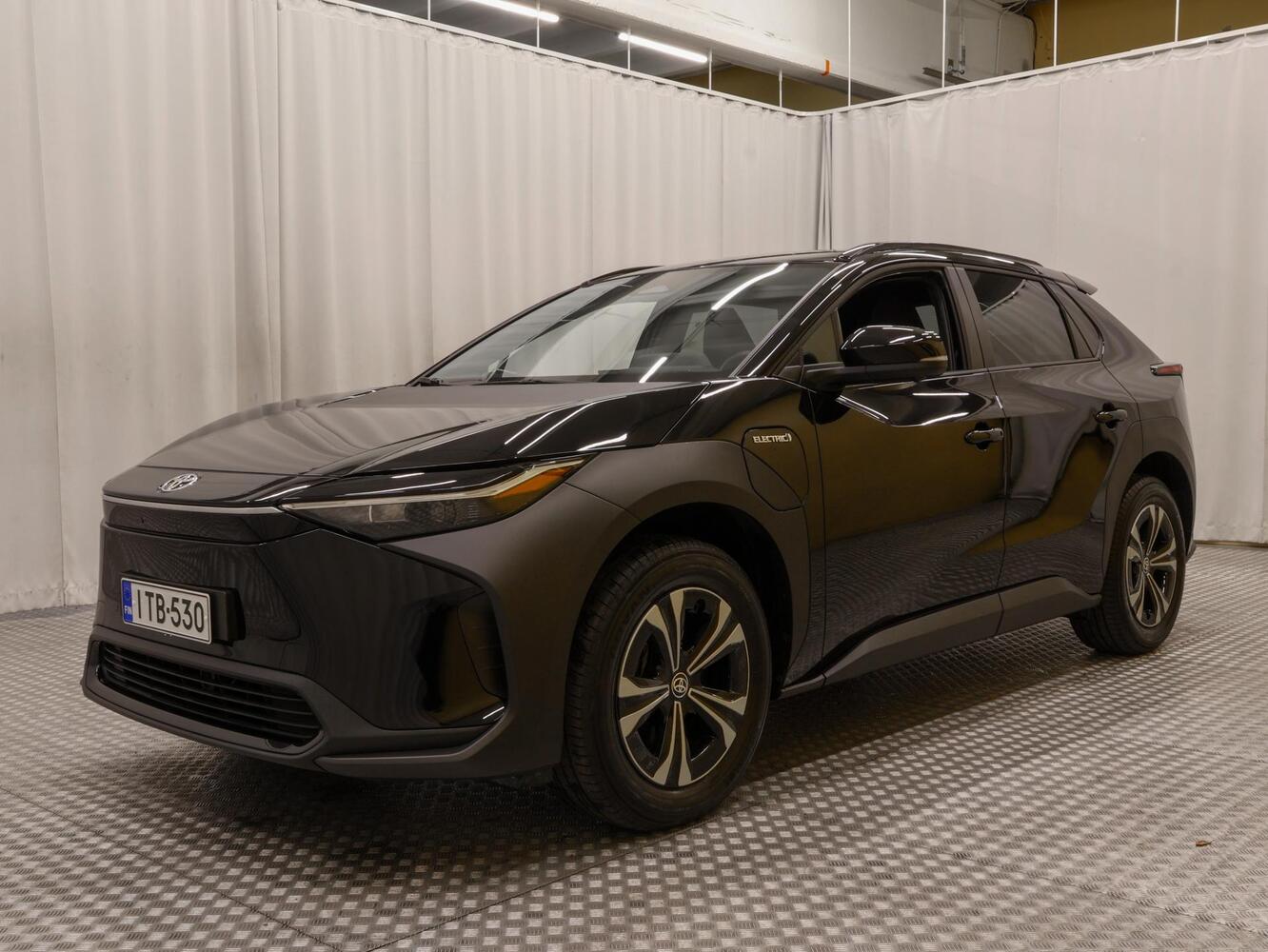 Toyota bZ4X vaihtoauto
